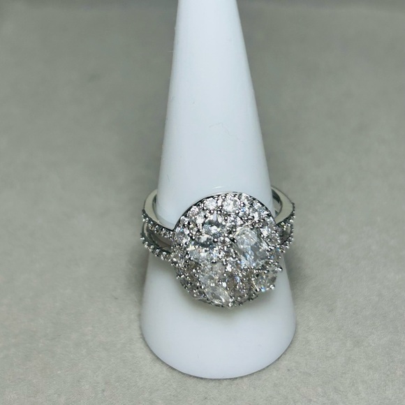 Bomb Part diamond cubic zirconia ring on Rodium plating size 9 New - Picture 5 of 10